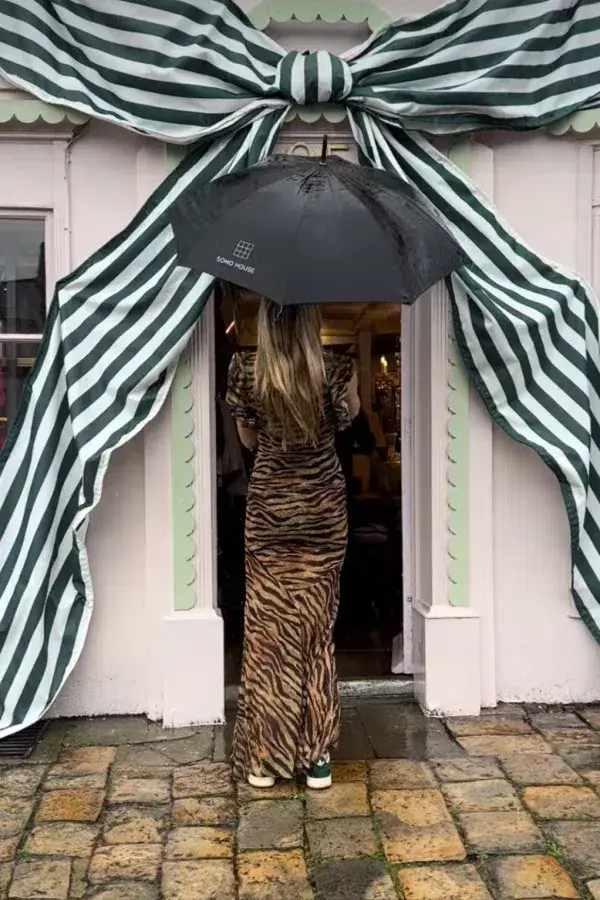 De La Vali Bougainvillea Chiffon Maxi Dress Tiger Print Size 12 - Image 2