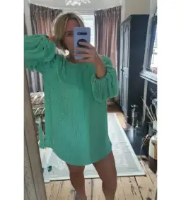 Retrofête Grace Sequin Mini Dress Green Size S/UK 8 for rent on The Volte - image 1